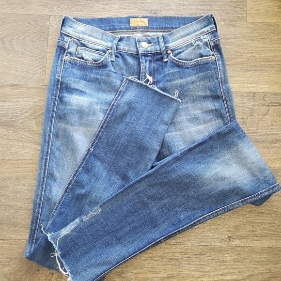 MOTHER The Pony Boy Ankle Fray Cuffed Jeans in Tequila Truth - Picture 11 of 14